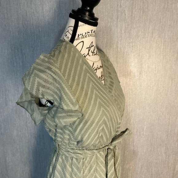 Chic Sage Striped High Low Dress Size XS - Picture 5 of 12